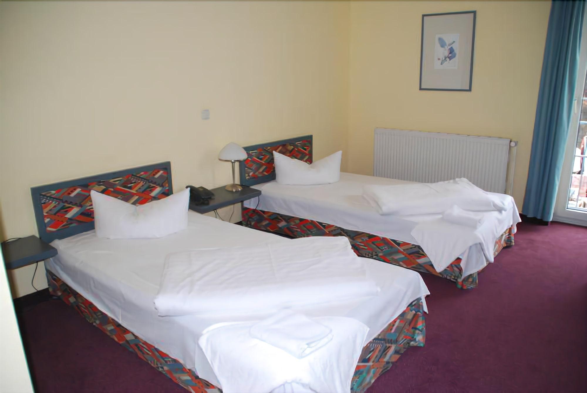 Hotel Lindenberger Hof Ahrensfelde Eksteriør billede